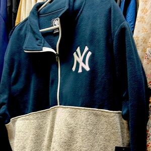 New York Yankees quarter zipBlue and Gray sweat shirt